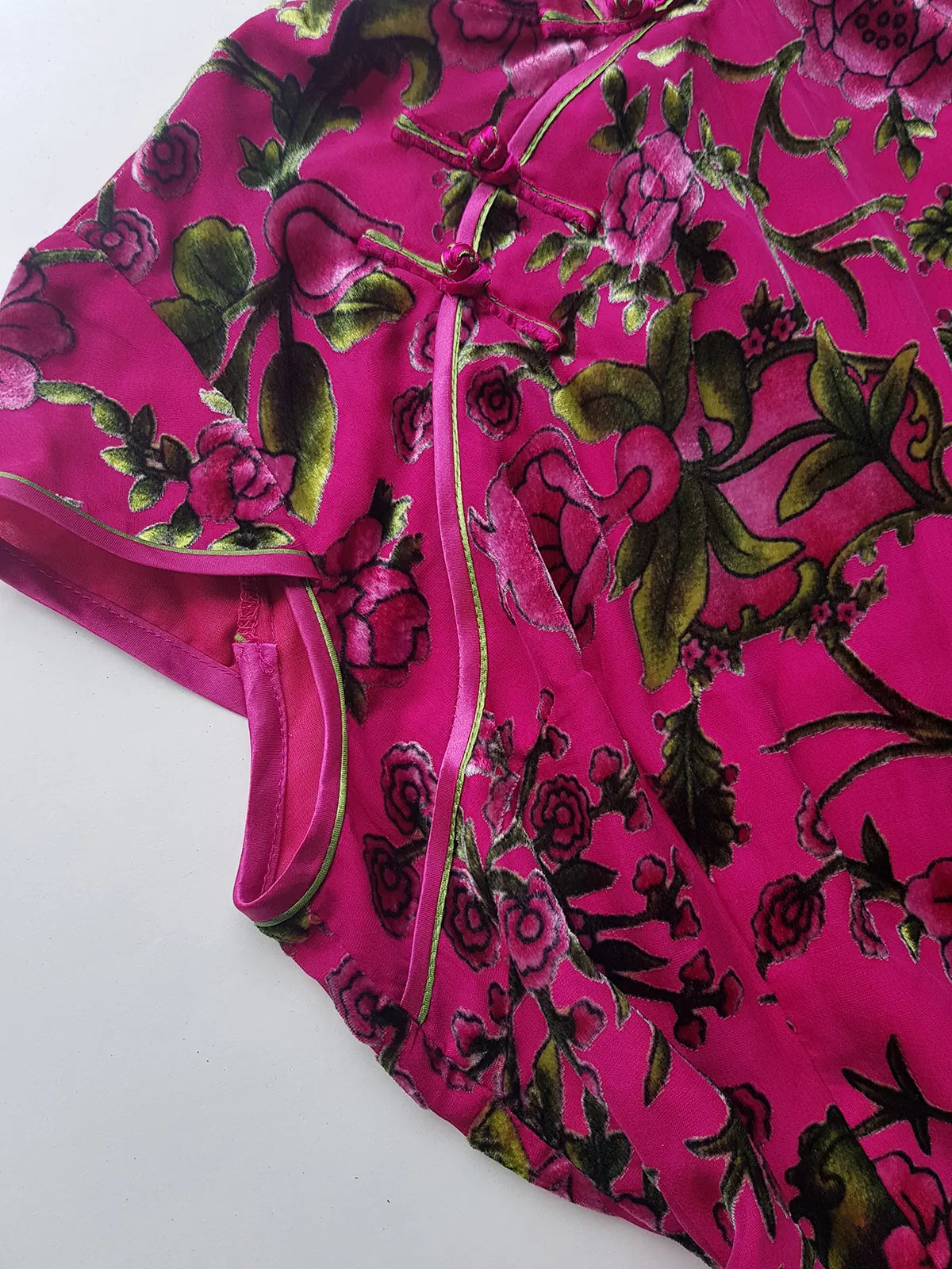 2000s Vintage Oriental Burnout Velvet Dress in Raspberry Pink & Green Florals - perfect for date night