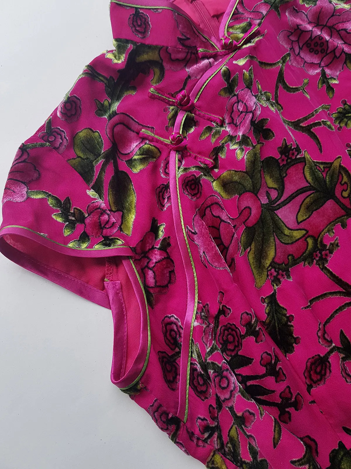 2000s Vintage Oriental Burnout Velvet Dress in Raspberry Pink & Green Florals - perfect for date night