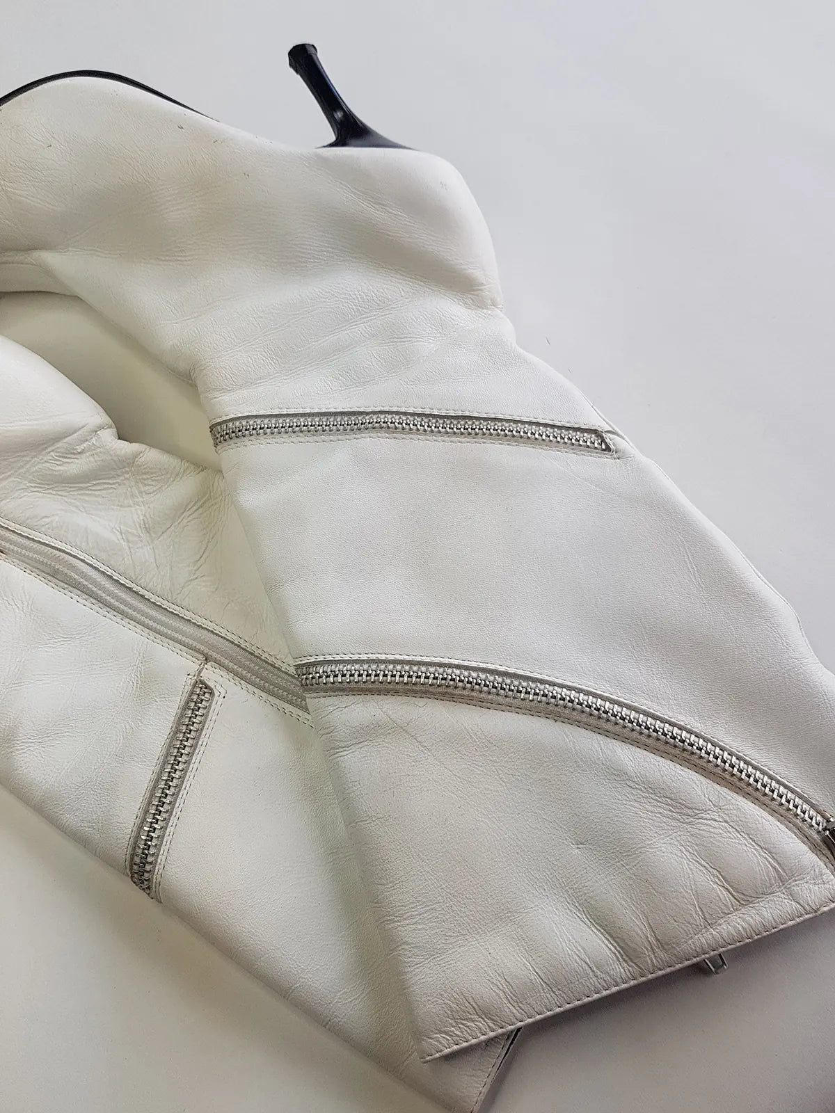 90S super sexy stiletto boots - knee high - metal hardware - wrap around metal zipper - glam rock / rockstar girlfriend