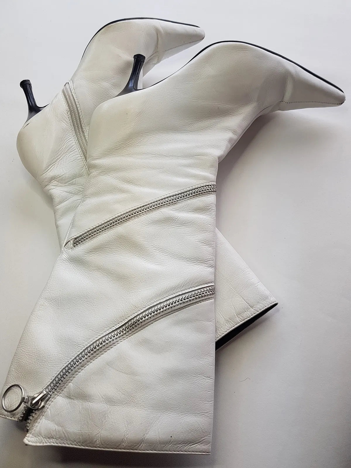 90S super sexy stiletto boots - knee high - metal hardware - wrap around metal zipper - glam rock / rockstar girlfriend