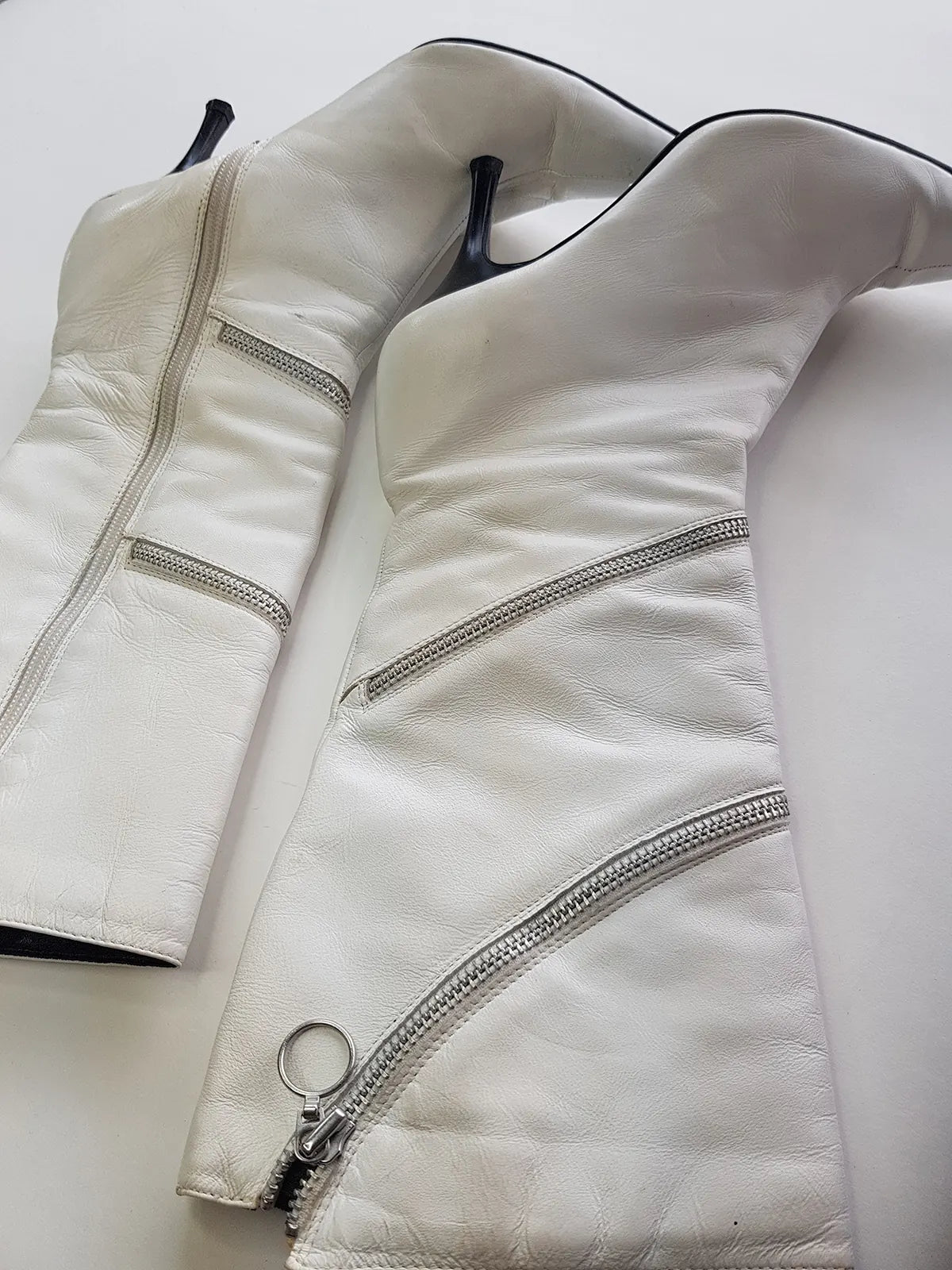 90S super sexy stiletto boots - knee high - metal hardware - wrap around metal zipper - glam rock / rockstar girlfriend