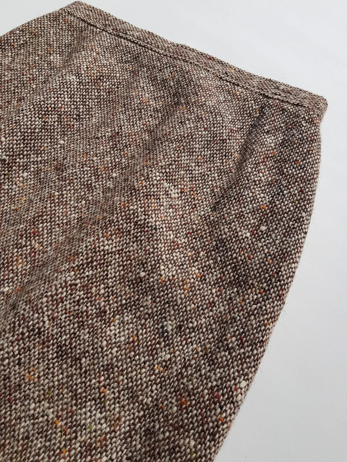Authentic Valentino Vintage Pencil Skirt in 100% Wool - Made in Italy - The perfect neutral skirt - wardrobe staple in the highest quality