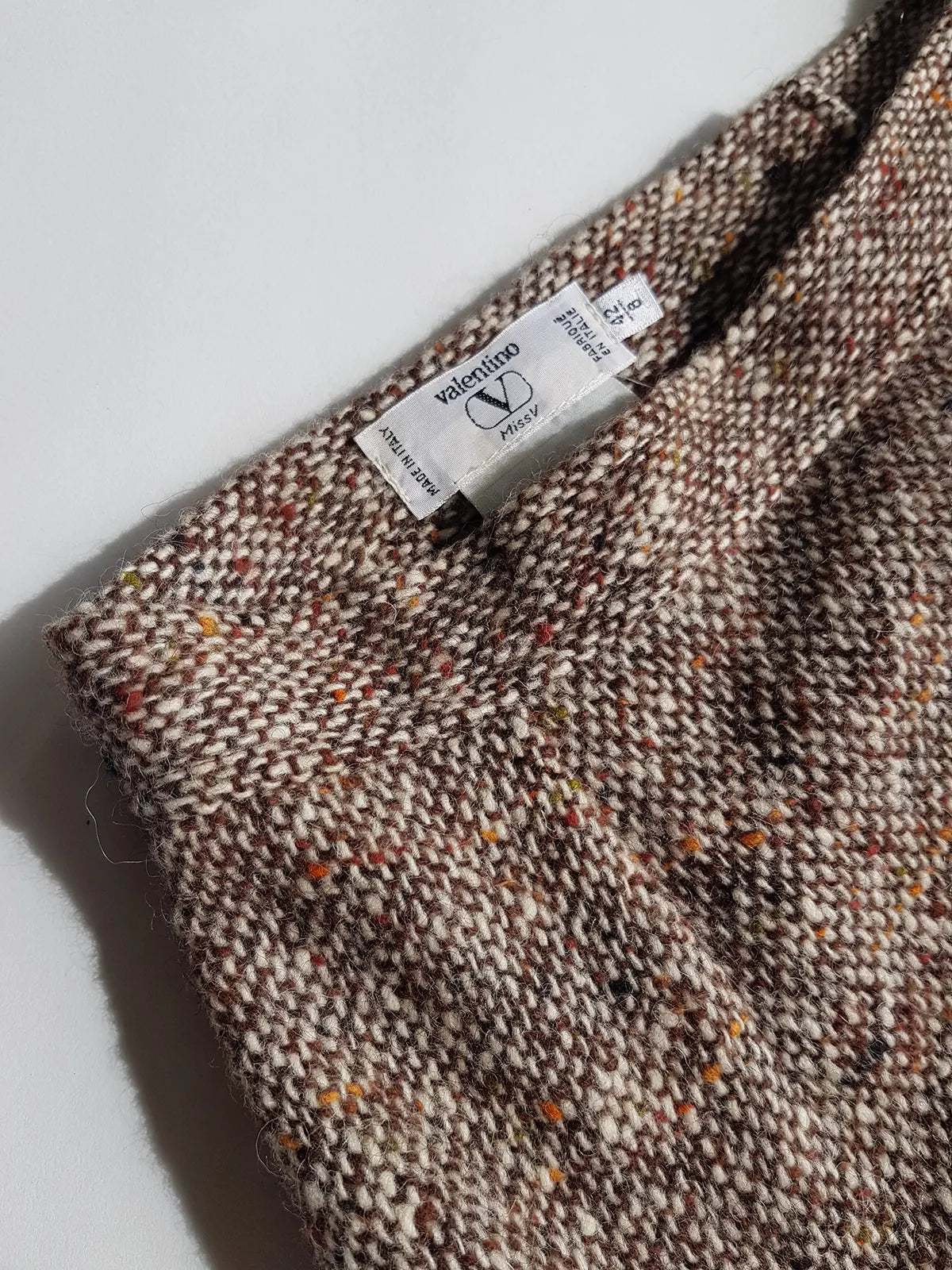 Authentic Valentino Vintage Pencil Skirt in 100% Wool - Made in Italy - The perfect neutral skirt - wardrobe staple in the highest quality