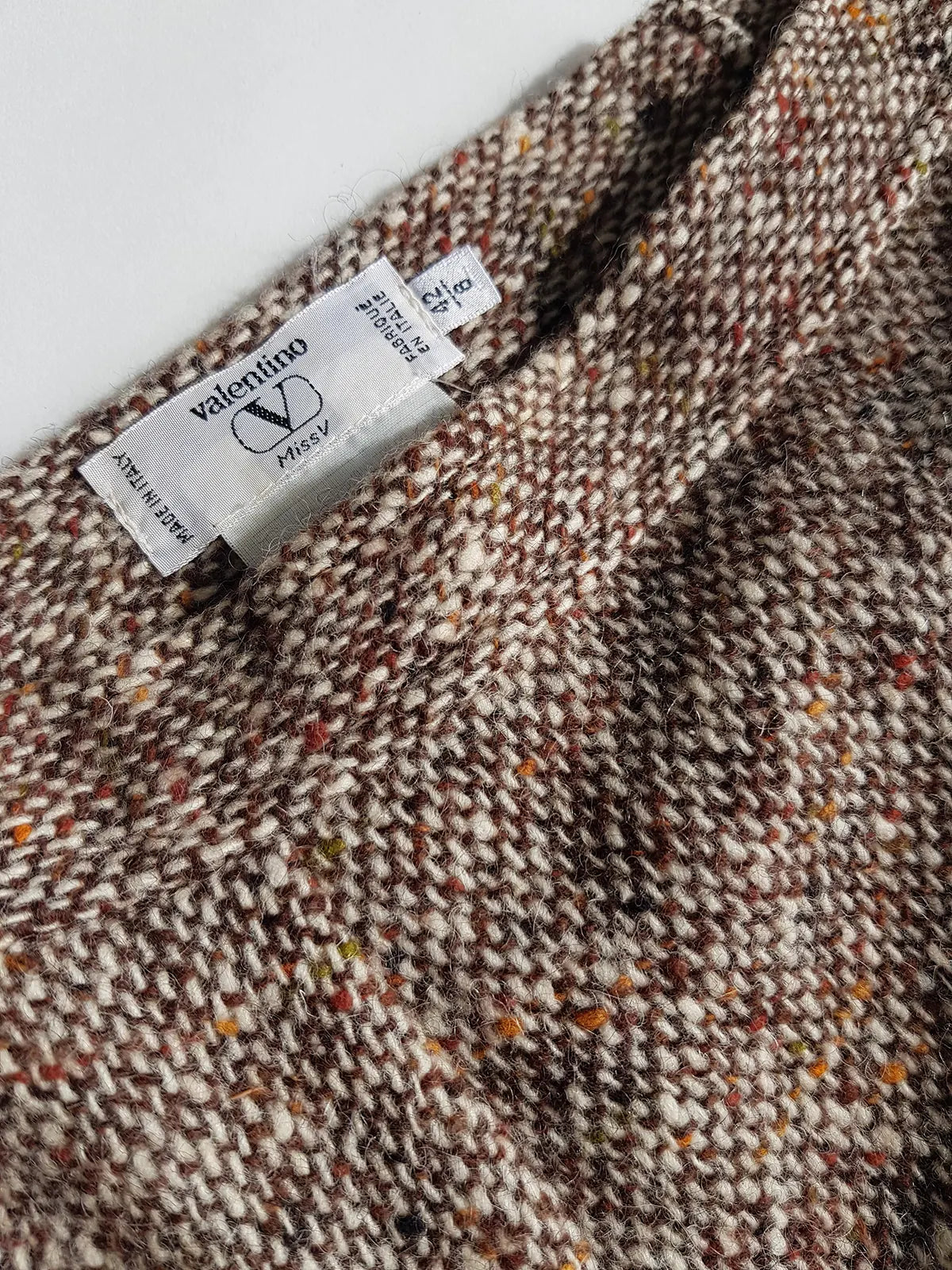 Authentic Valentino Vintage Pencil Skirt in 100% Wool - Made in Italy - The perfect neutral skirt - wardrobe staple in the highest quality