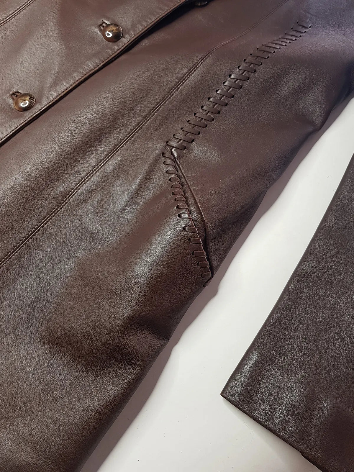 Italian Vintage Rich Hickory Brown 90s Vintage 100% Genuine Leather Jacket - Hourglass Cut Tailoring - Feature Braided Leather Detailing