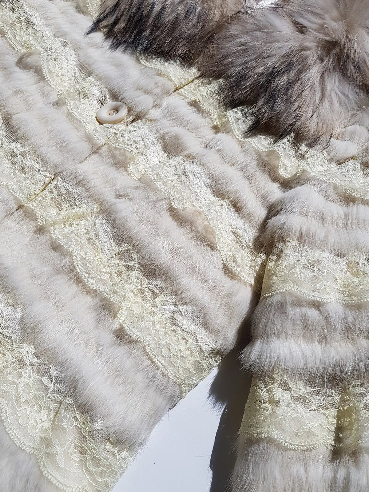 Vintage 90s Fox Fur & Lace Coat with Incredible Fluffy Fox Fur Collar - Fully Lined - Layers of fur & Lace in Cream tones - button front