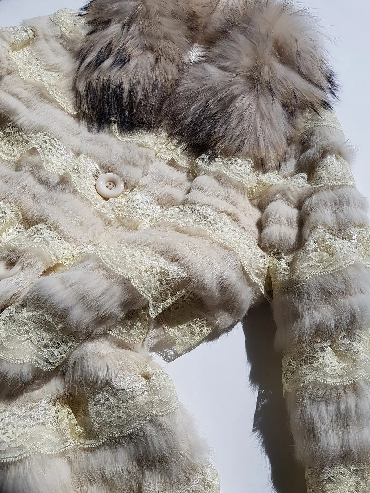 Vintage 90s Fox Fur & Lace Coat with Incredible Fluffy Fox Fur Collar - Fully Lined - Layers of fur & Lace in Cream tones - button front