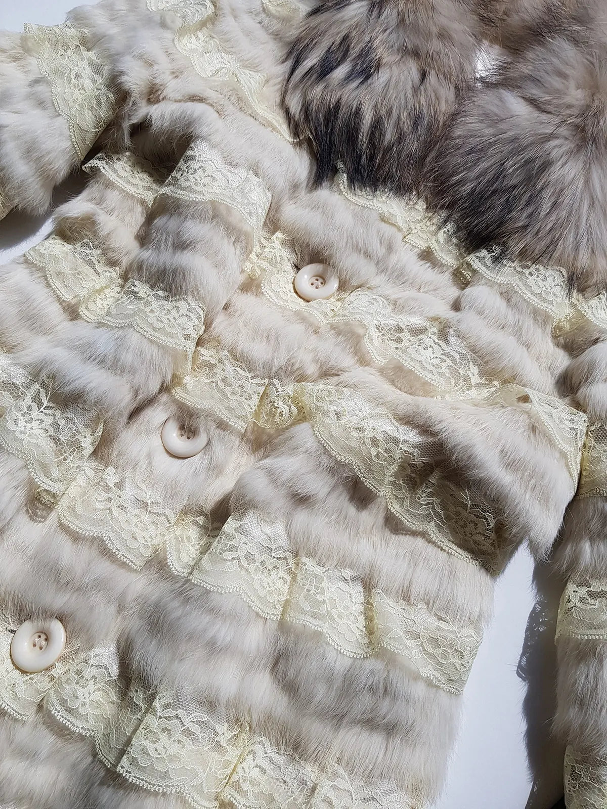 Vintage 90s Fox Fur & Lace Coat with Incredible Fluffy Fox Fur Collar - Fully Lined - Layers of fur & Lace in Cream tones - button front
