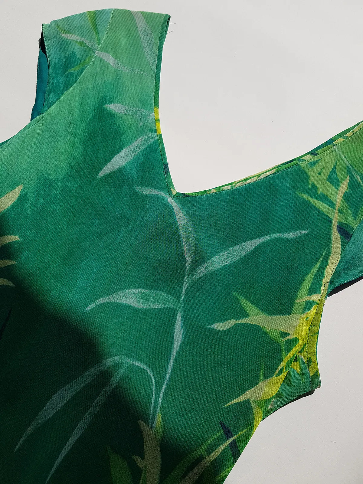 Rene Derhy Designer 90s Vintage Incredible Ruffled Green Dress in Tropical Print - Wrap look - very light and flowy