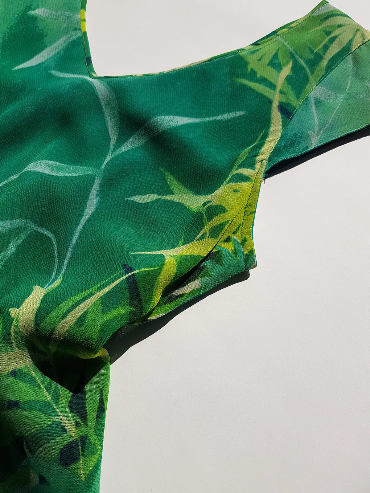 Rene Derhy Designer 90s Vintage Incredible Ruffled Green Dress in Tropical Print - Wrap look - very light and flowy