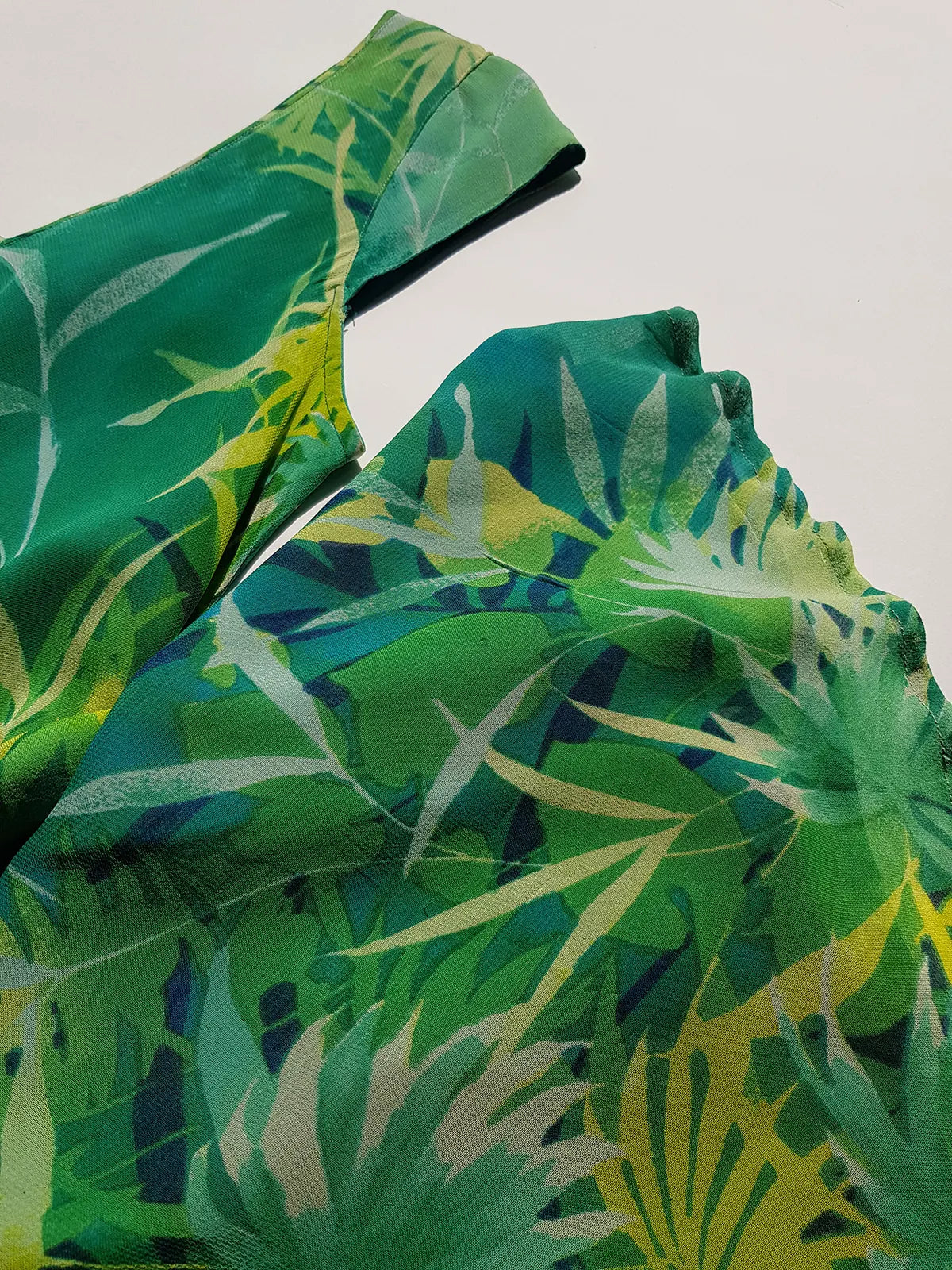 Rene Derhy Designer 90s Vintage Incredible Ruffled Green Dress in Tropical Print - Wrap look - very light and flowy